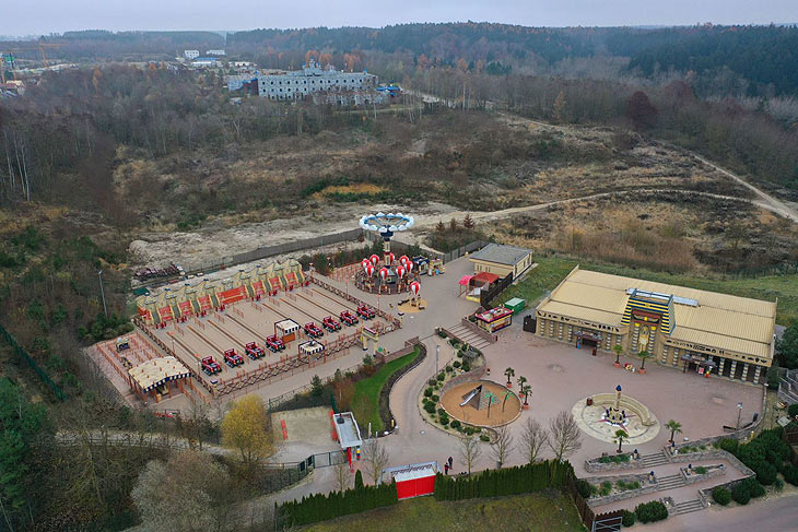 Der neue Themenbereich im LEGOLAND mit actionreicher Achterbahn wird zwischen dem LAND DER PHARAONEN sowie der Königsburg im LEGOLAND Feriendorf liegen. (©foto: Legoland)